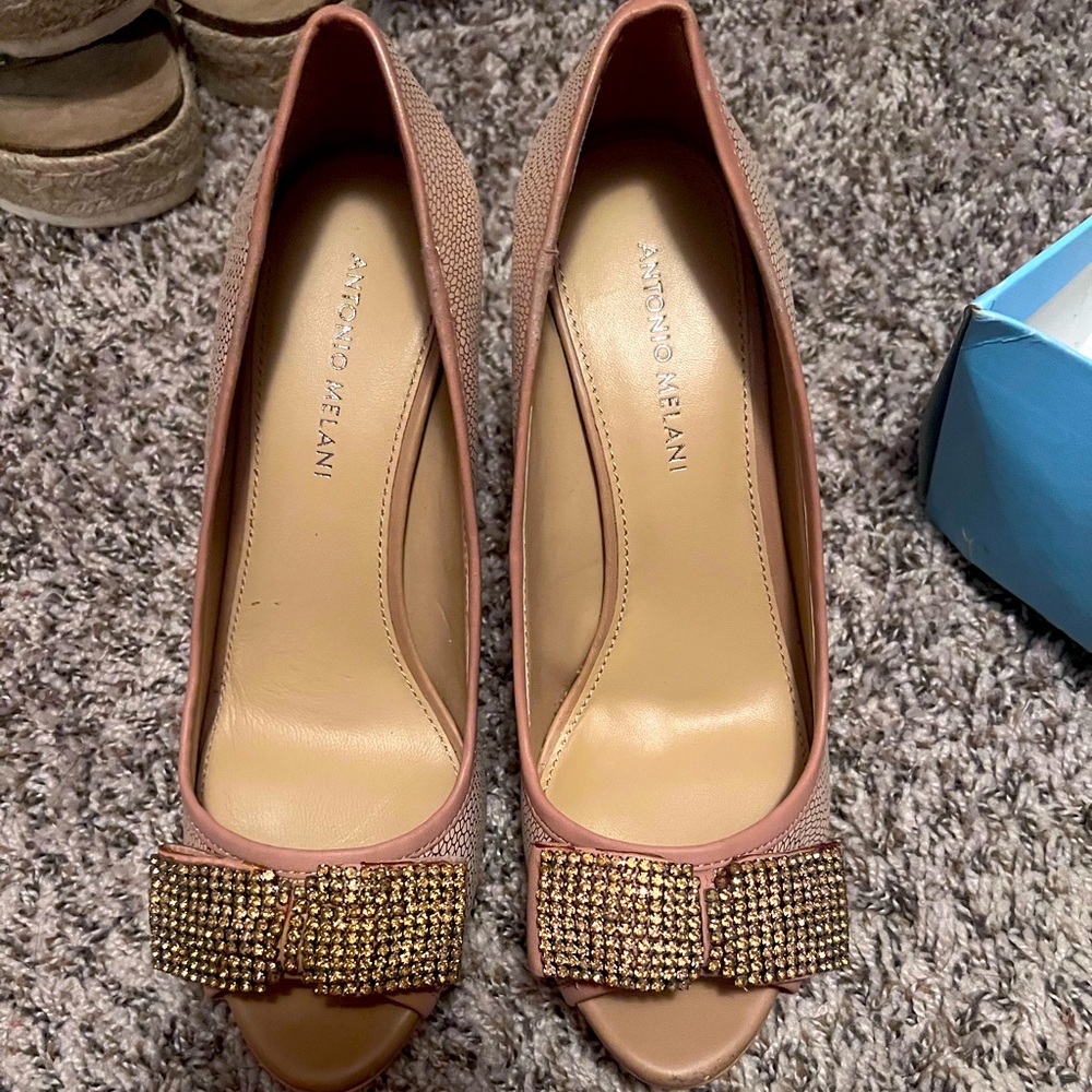 Antonio Melani size 10 nude heel new